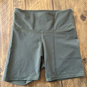 Tiger Friday triker shorts - YXL